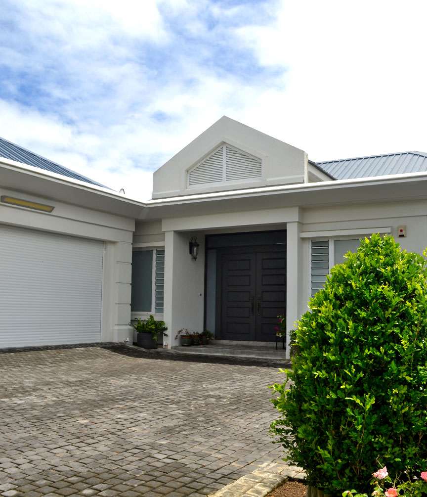 Residence-MontPiton-Front-Pic-01